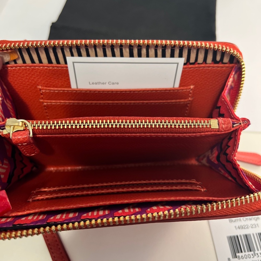 NEW - VERA BRADLEY LEATHER GRAB AND GO ZIP AROUND WRISTLET - Picture 7 of 7